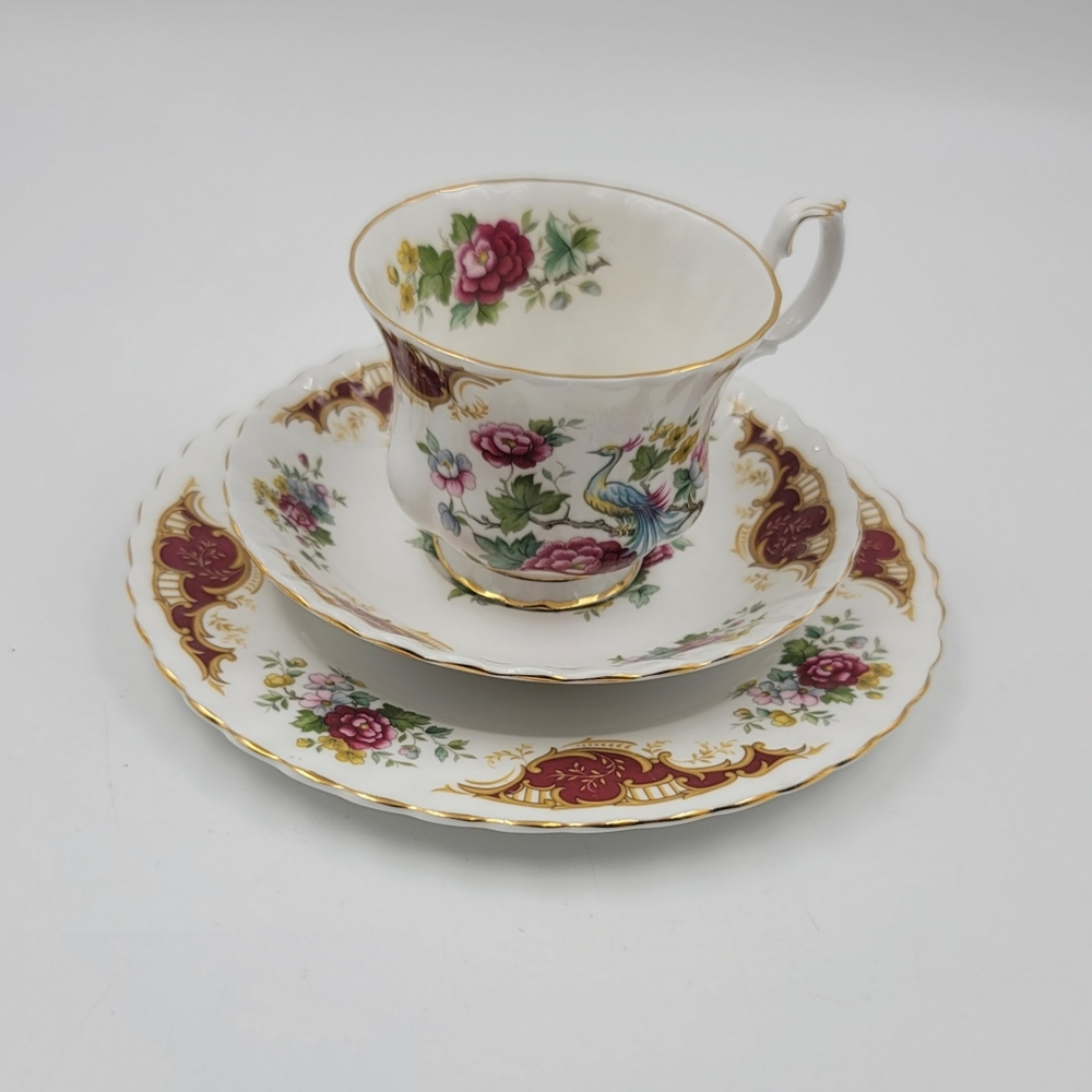 Royal Albert Fine Bone China, Chatelaine Teacup 3pc Set Teacup